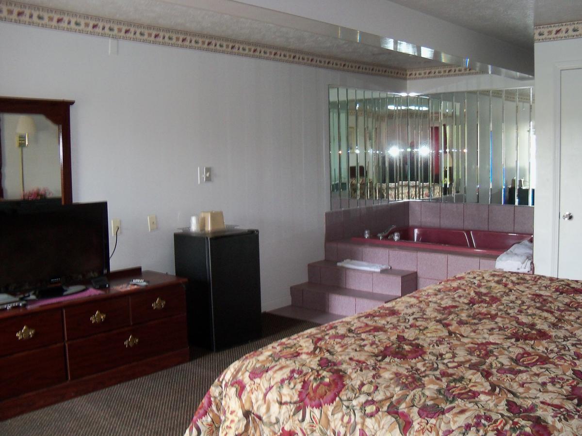 Valley Motel Pittsburgh Harmarville ภายนอก รูปภาพ