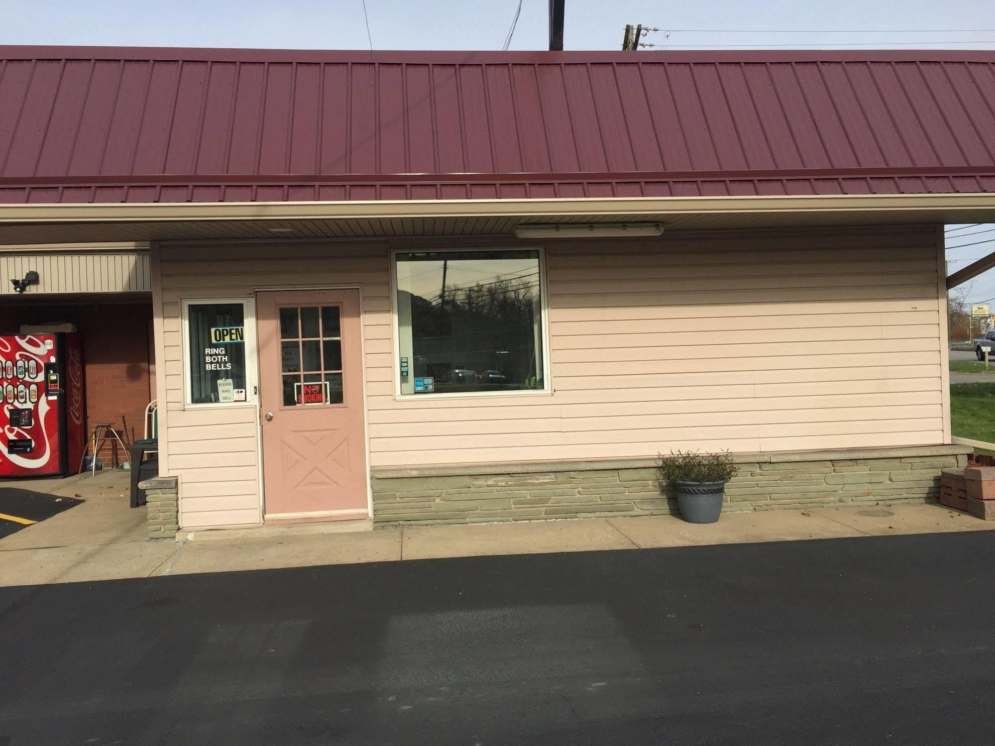 Valley Motel Pittsburgh Harmarville ภายนอก รูปภาพ