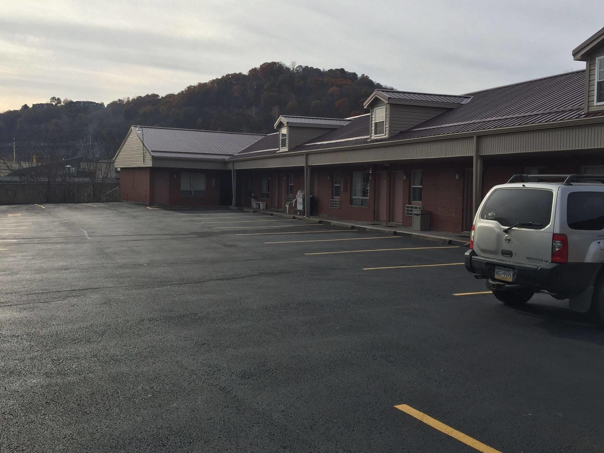 Valley Motel Pittsburgh Harmarville ภายนอก รูปภาพ